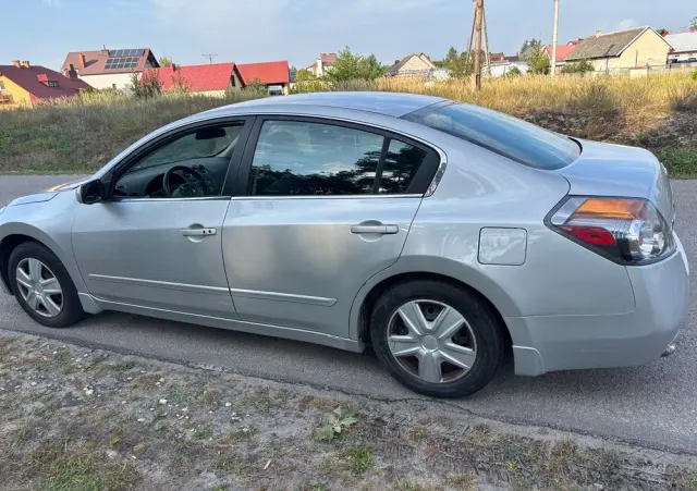 NISSAN Altima 