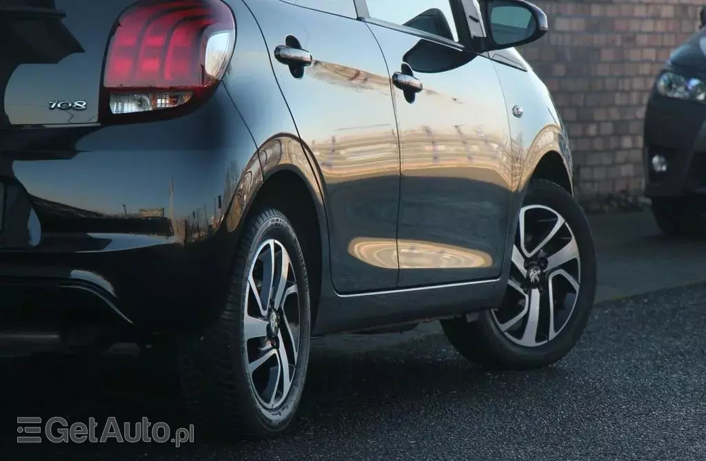 PEUGEOT 108 