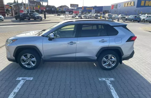 TOYOTA RAV4 