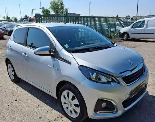 PEUGEOT 108 