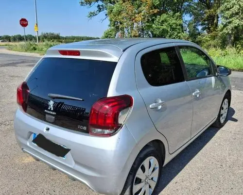 PEUGEOT 108 