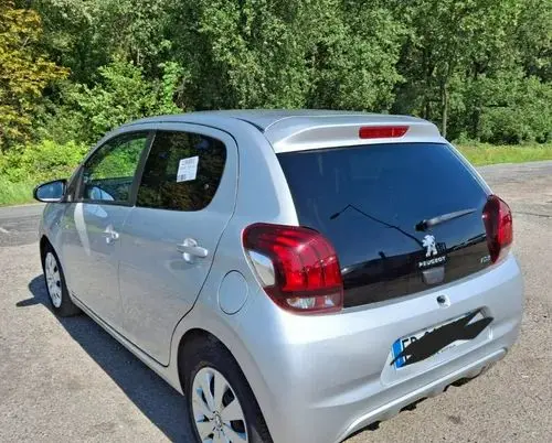 PEUGEOT 108 