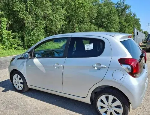 PEUGEOT 108 