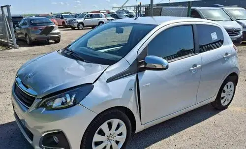 PEUGEOT 108 