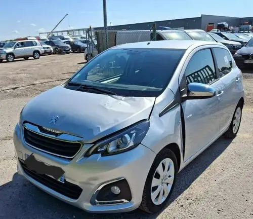 PEUGEOT 108 