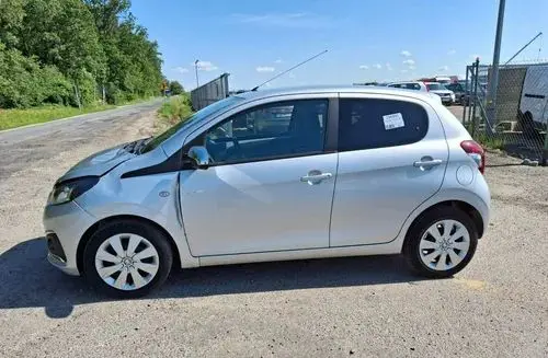 PEUGEOT 108 