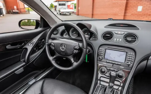 MERCEDES-BENZ SL 350 7G-TRONIC Sport