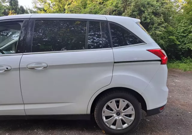 FORD Grand C-MAX 1.6 TDCi Titanium