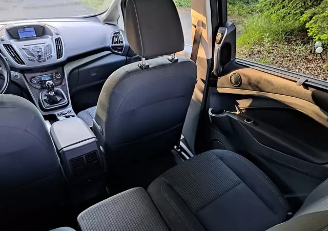 FORD Grand C-MAX 1.6 TDCi Titanium