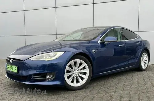 TESLA Model S 