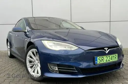 TESLA Model S 