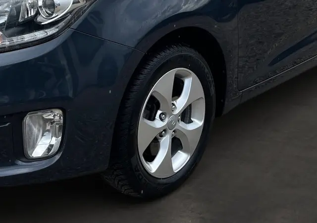 KIA Carens 1.6 GDI M