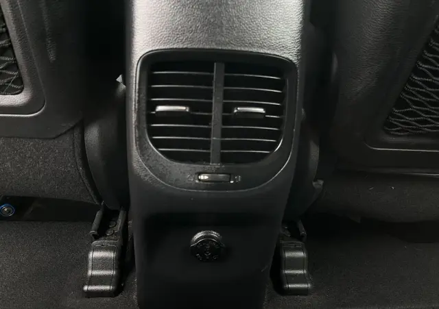 KIA Carens 1.6 GDI M