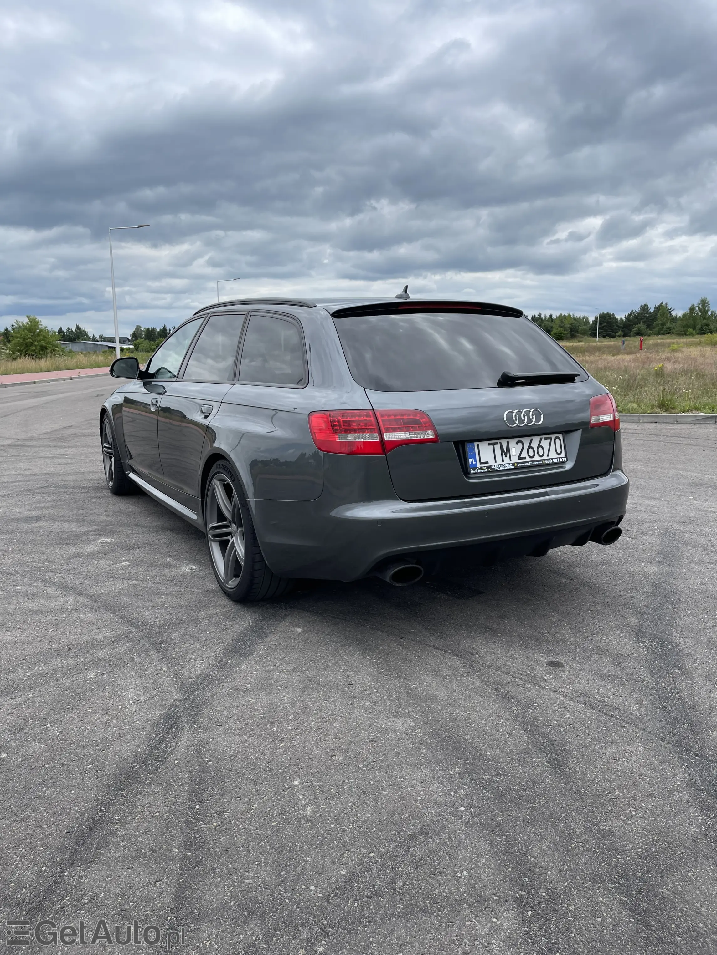AUDI RS6 Avant Tiptronic