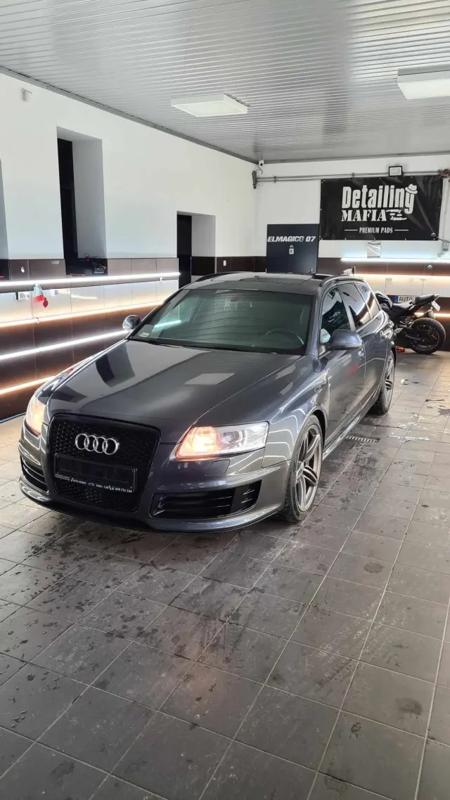 AUDI RS6 Avant Tiptronic