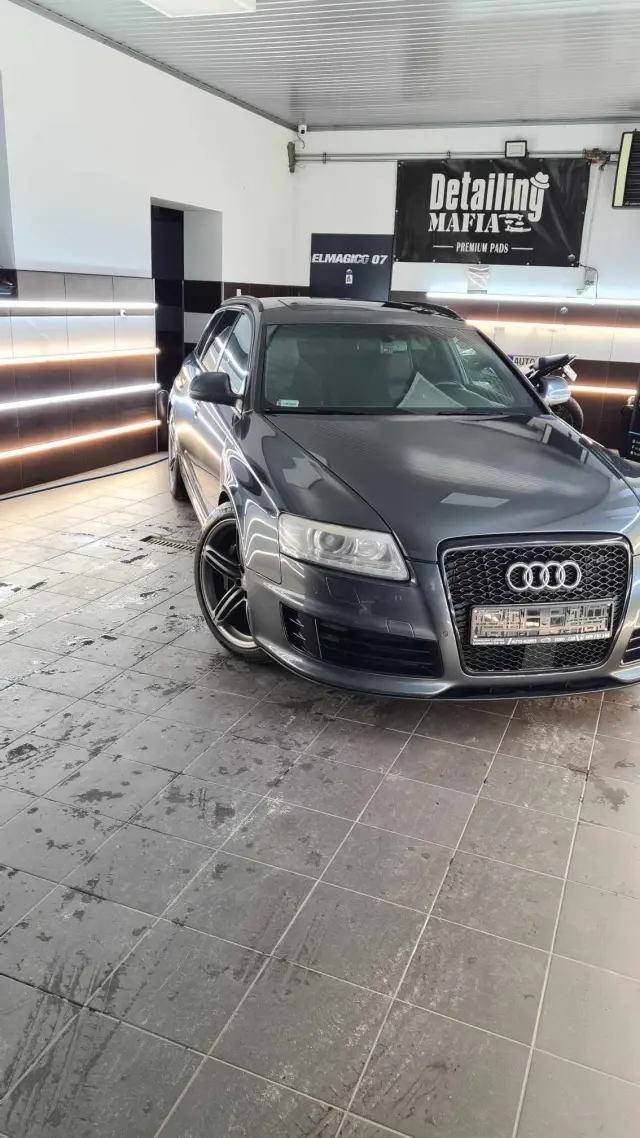 AUDI RS6 Avant Tiptronic