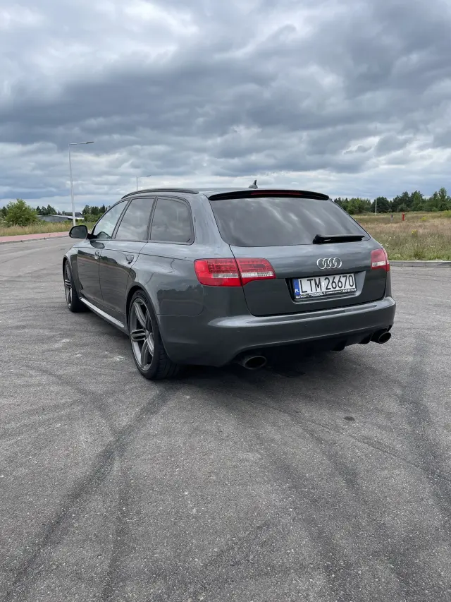 AUDI RS6 Avant Tiptronic