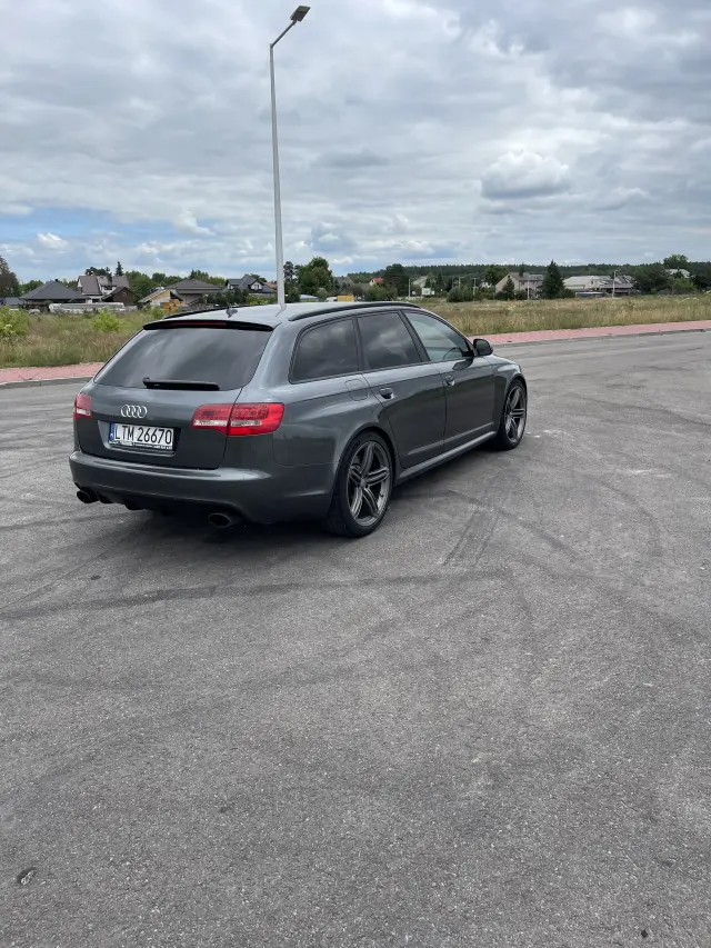 AUDI RS6 Avant Tiptronic
