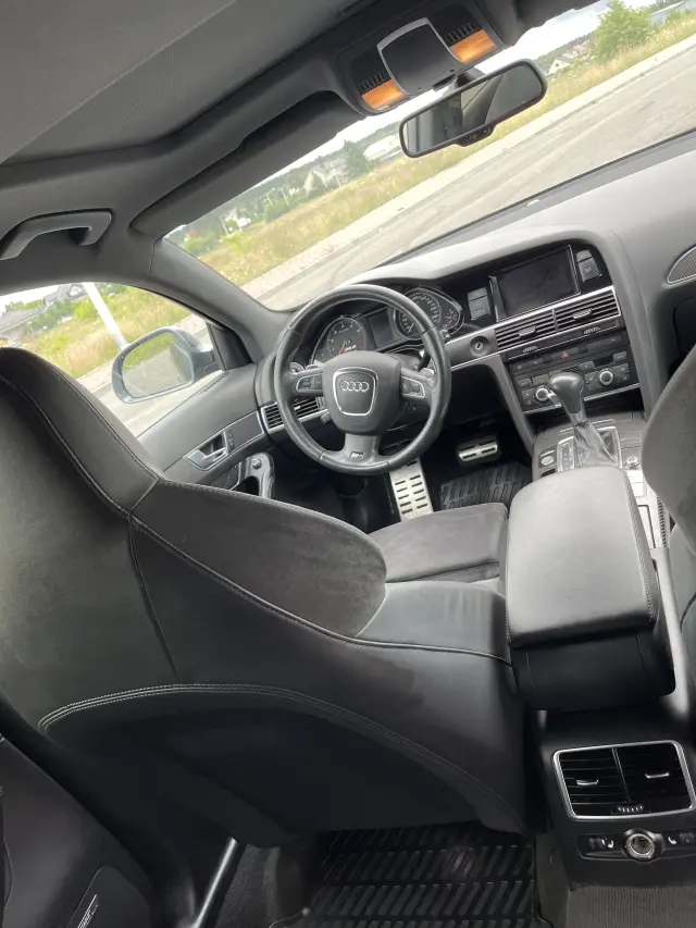 AUDI RS6 Avant Tiptronic