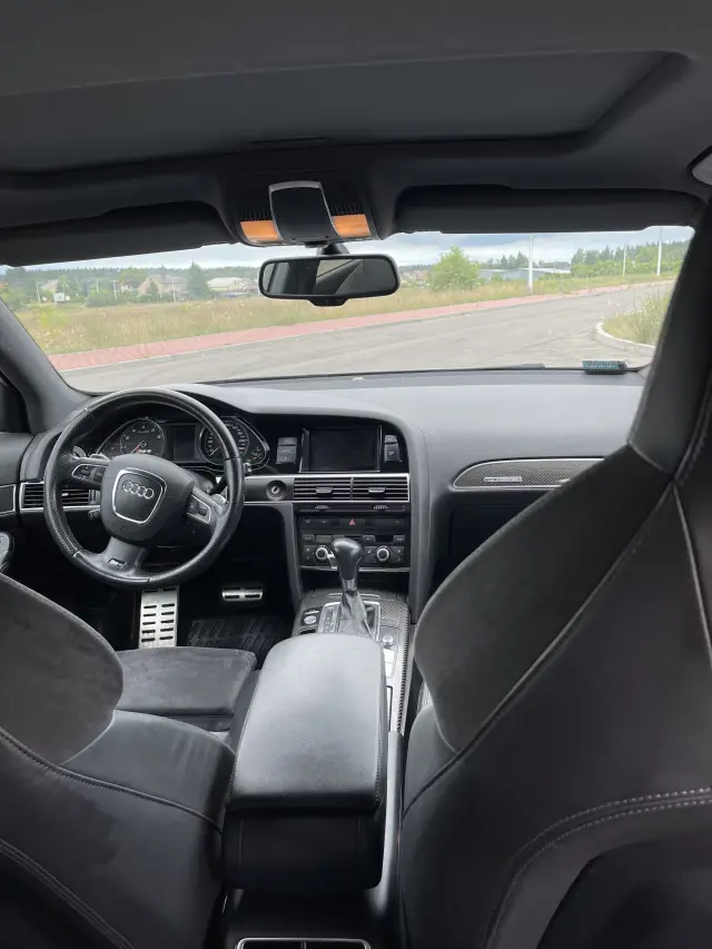 AUDI RS6 Avant Tiptronic