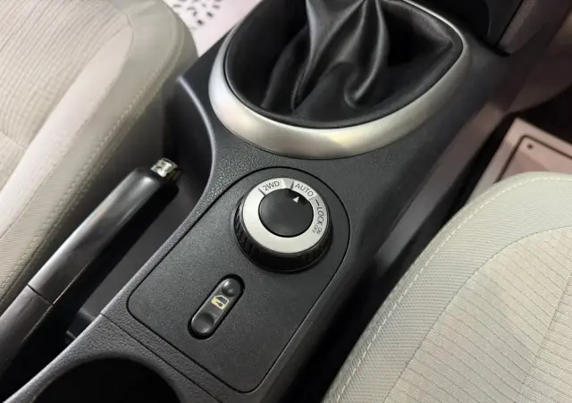 NISSAN Qashqai 2.0 dCi 4 x 4 DPF tekna