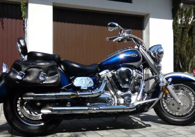 YAMAHA Road Star 