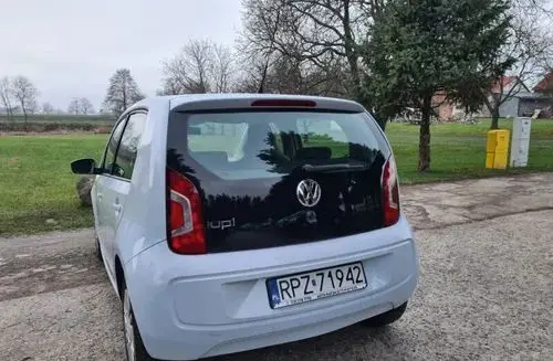 VOLKSWAGEN Up! 