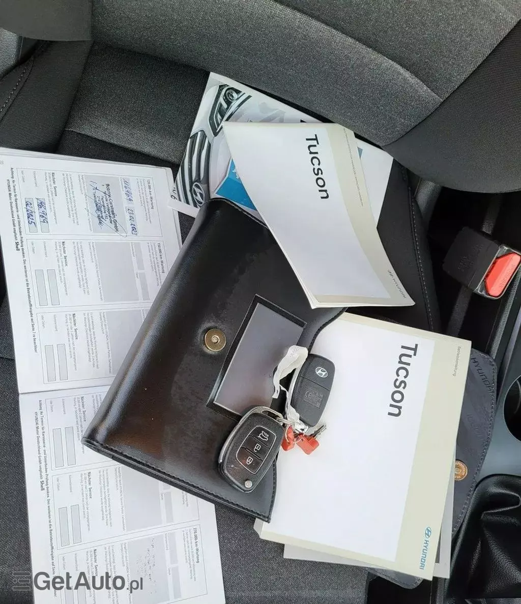 HYUNDAI Tucson 