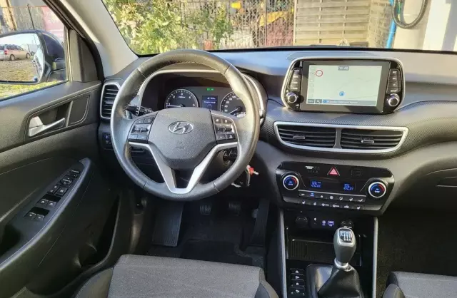 HYUNDAI Tucson 