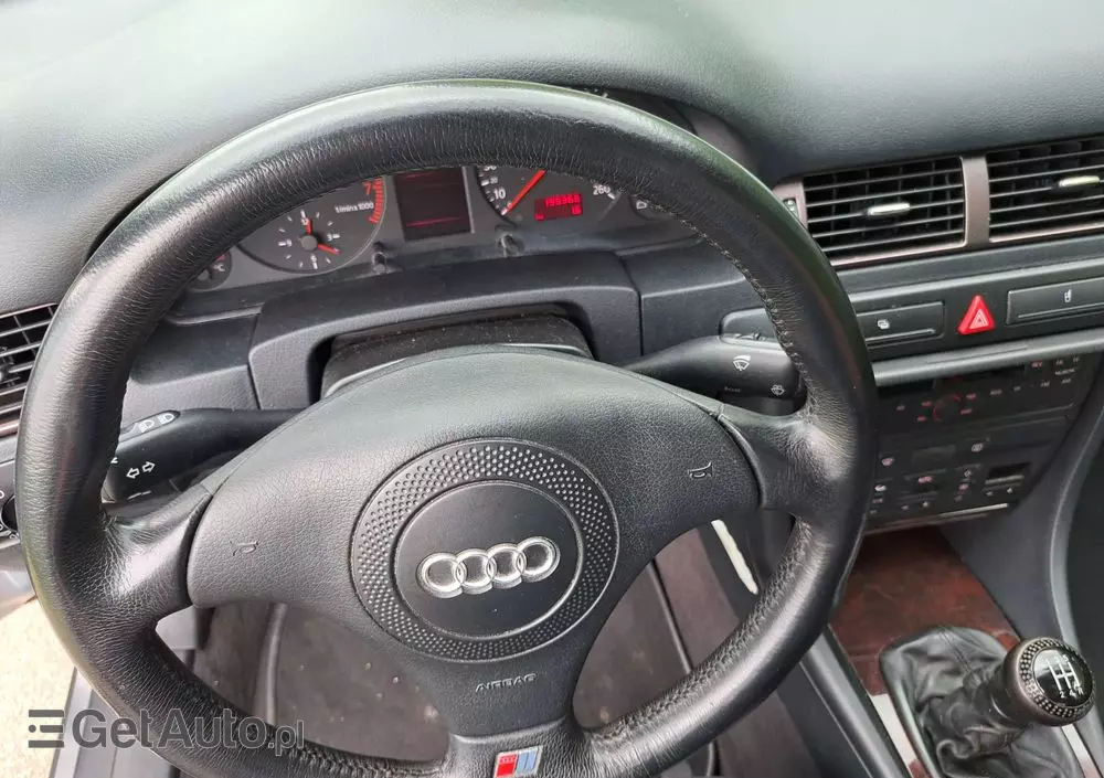 AUDI A6 1.8 T quattro