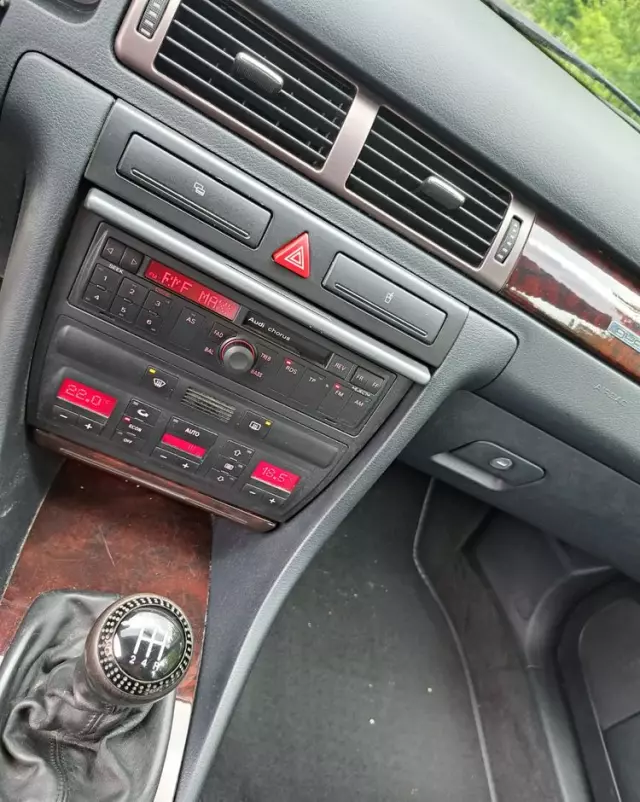 AUDI A6 1.8 T quattro