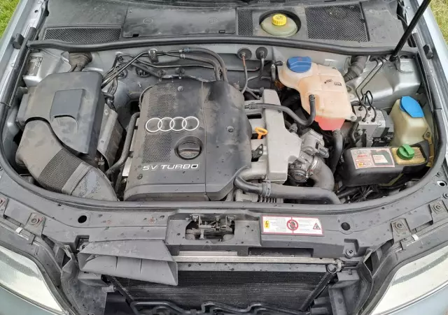 AUDI A6 1.8 T quattro