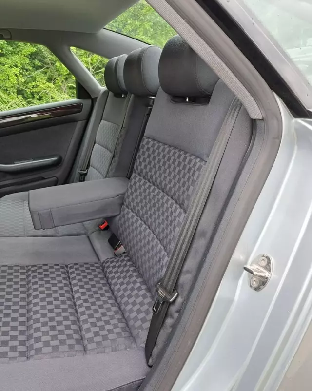 AUDI A6 1.8 T quattro