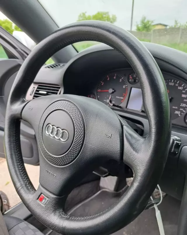 AUDI A6 1.8 T quattro