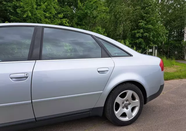 AUDI A6 1.8 T quattro