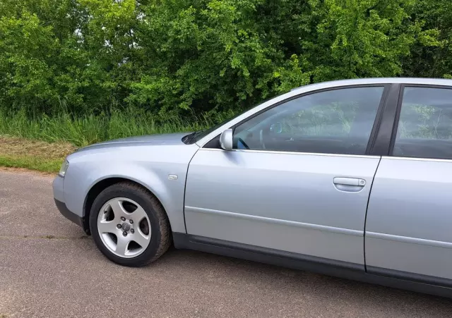 AUDI A6 1.8 T quattro