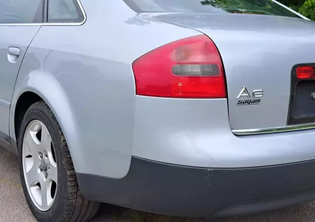 AUDI A6 1.8 T quattro