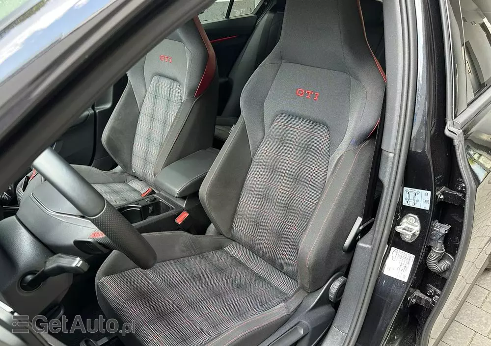 VOLKSWAGEN Golf VIII 2.0 TSI GTI DSG