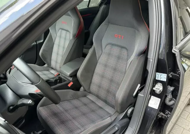 VOLKSWAGEN Golf VIII 2.0 TSI GTI DSG