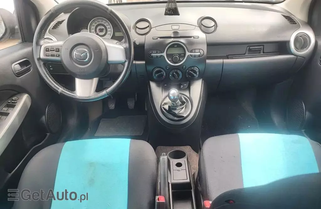 MAZDA 2 
