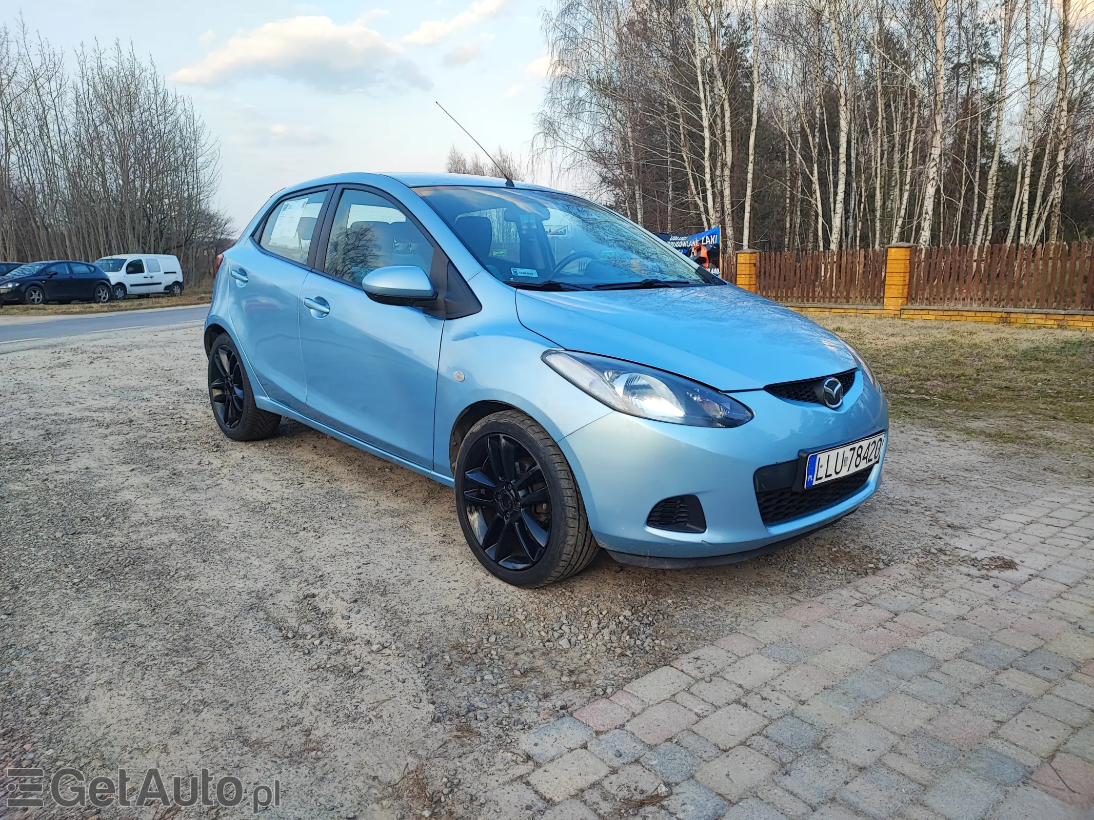 MAZDA 2 