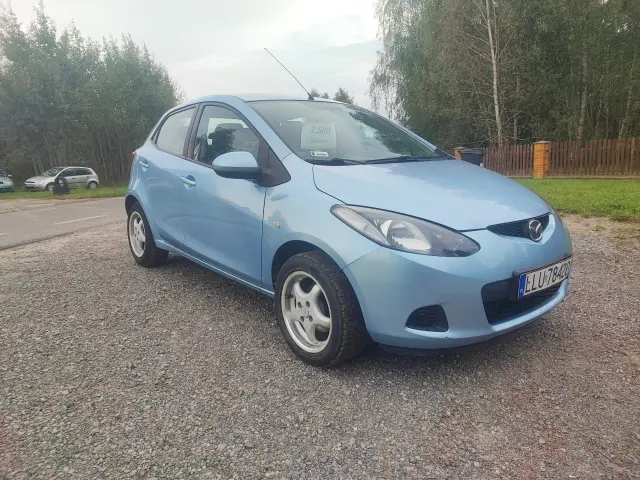 MAZDA 2 