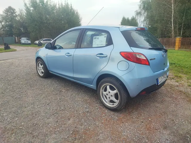 MAZDA 2 