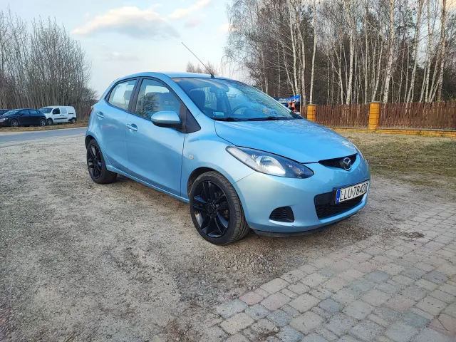 MAZDA 2 