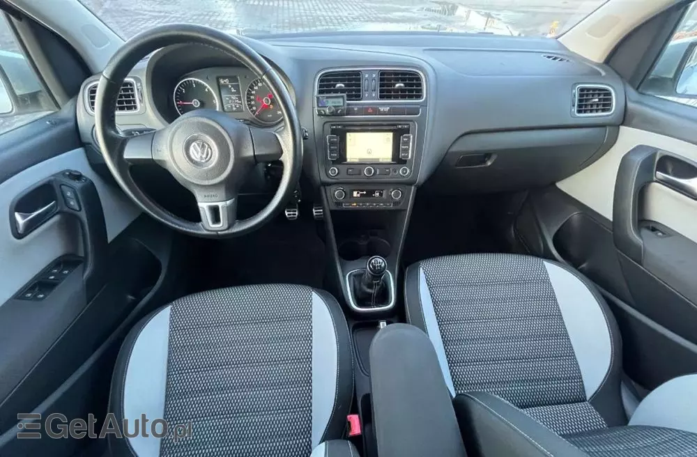 VOLKSWAGEN Polo Cross 