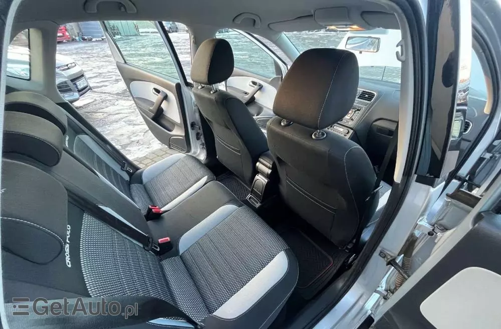 VOLKSWAGEN Polo Cross 