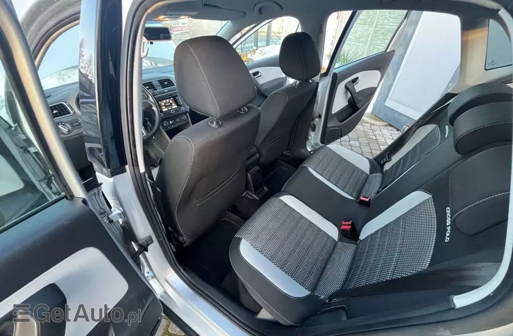 VOLKSWAGEN Polo Cross 