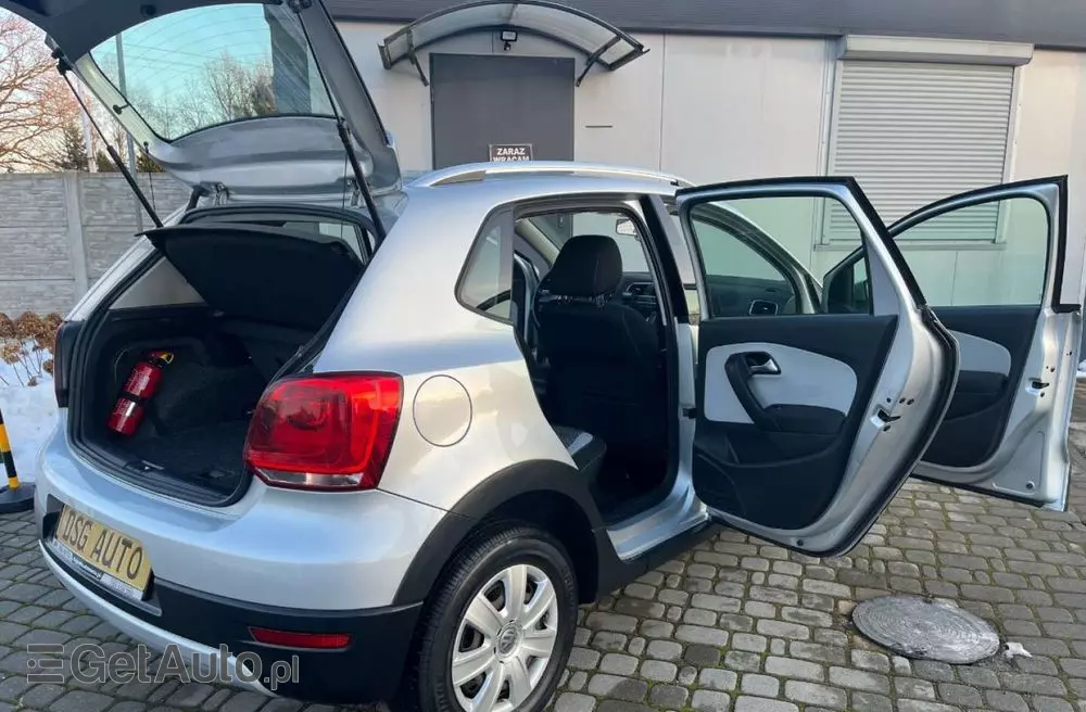 VOLKSWAGEN Polo Cross 