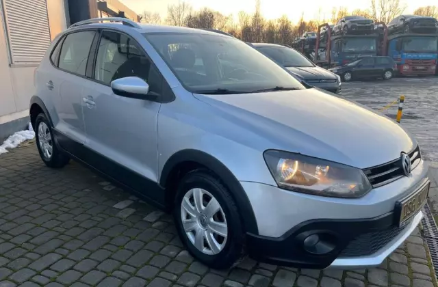 VOLKSWAGEN Polo Cross 