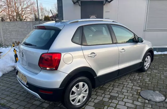 VOLKSWAGEN Polo Cross 